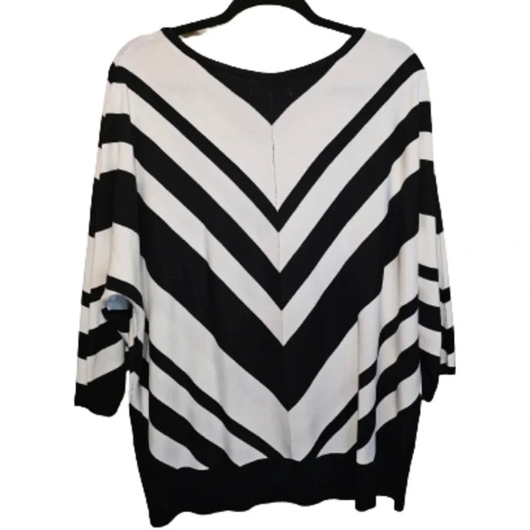 Maraschino  V-neck Black and white Diagonal Striped Sweater. NWOT - Picture 4 of 6